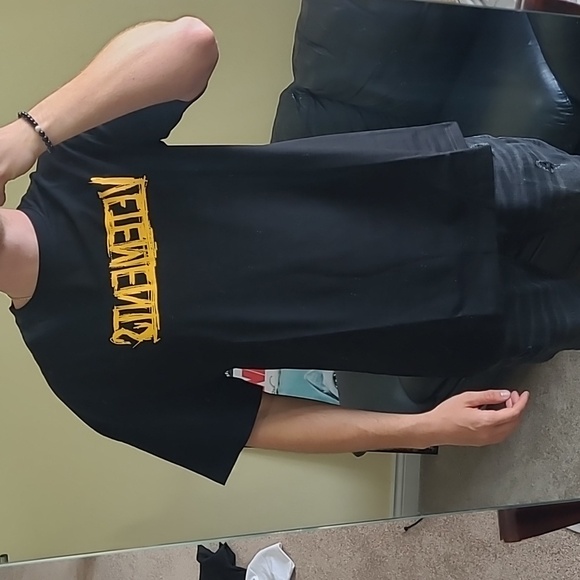 Men's Shirt - Picture 1 of 2
